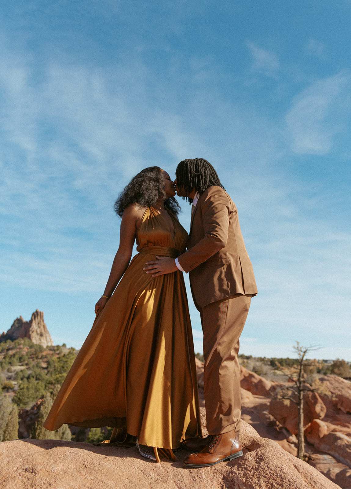 anniversary photos at garden of the gods