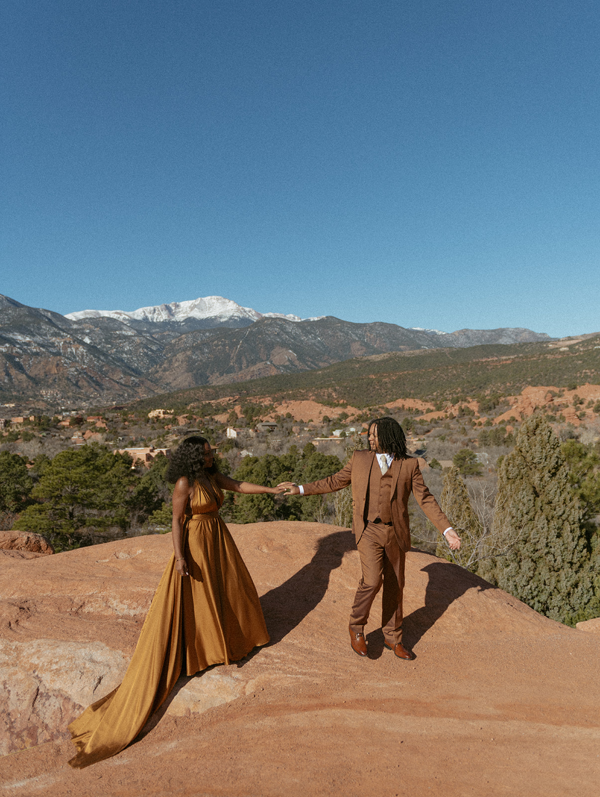 anniversary photos at garden of the gods